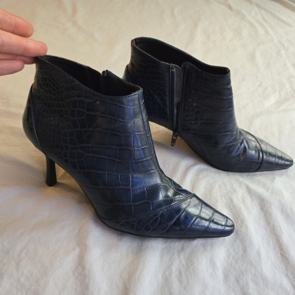 Zara Navy Faux Leather Crocodile Embossed Heeled Ankle Booties
